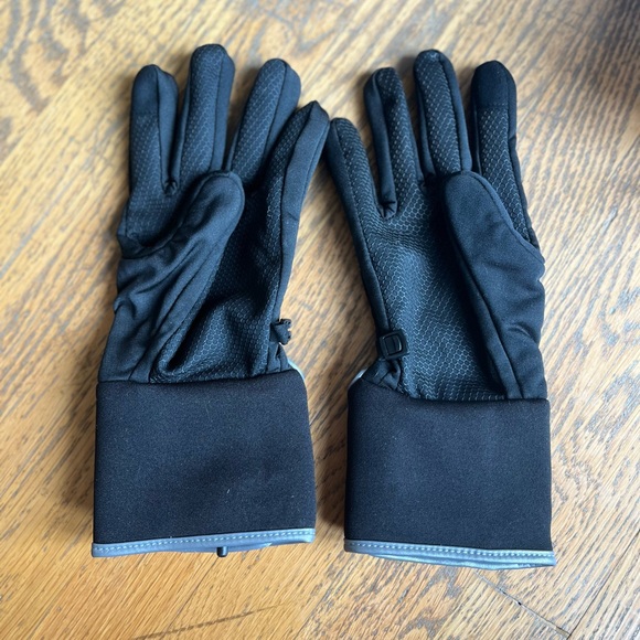 Intelligent Heating Black Heated Superior Gloves - Picture 8 of 9